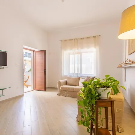 Casa Ginevra A 50mt Dal Mare Holiday home *